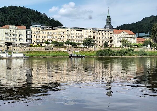 Blick auf das Schandauer Ufer